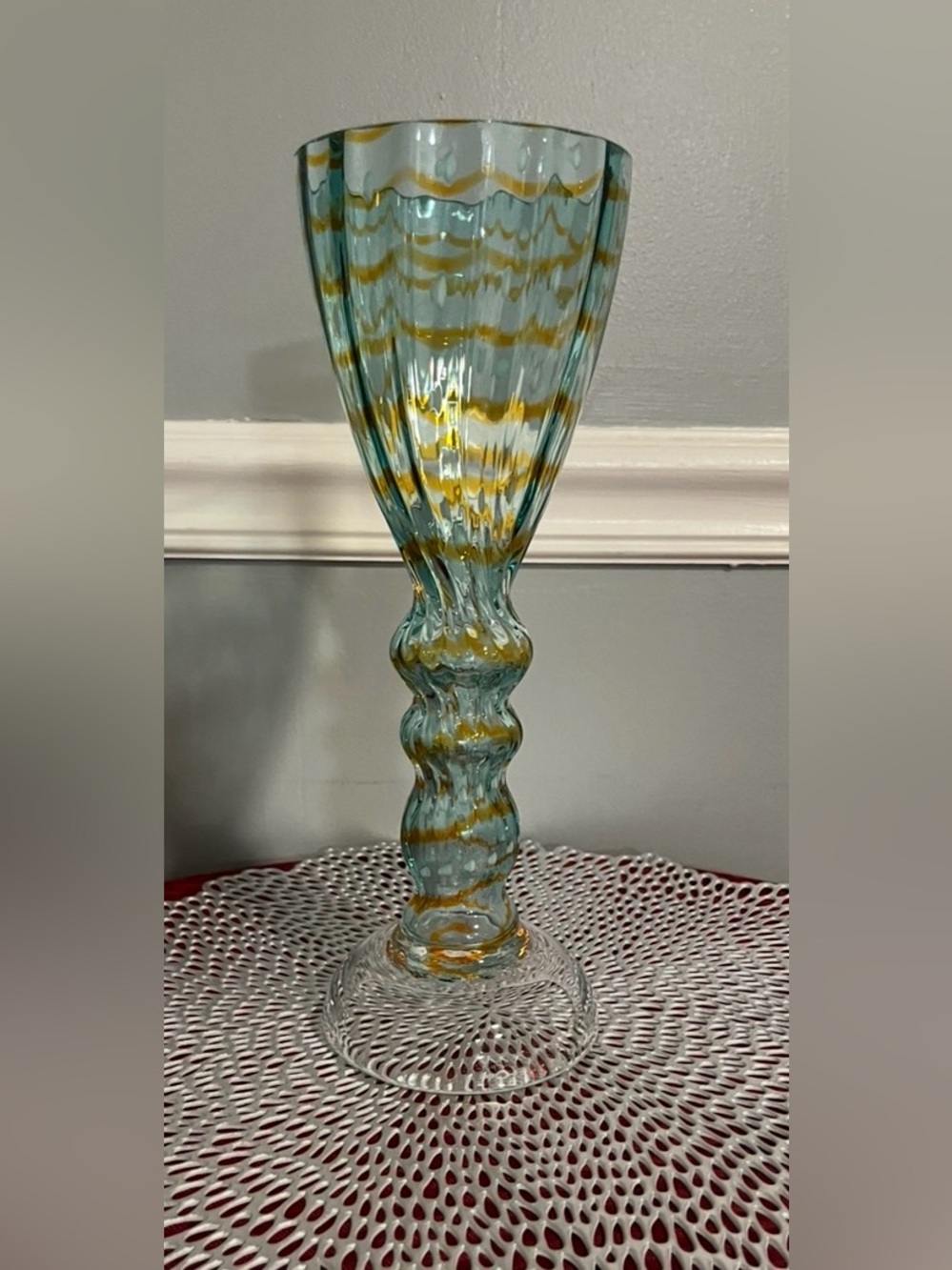 🌸 EUC Studio Glass Collection
Verre Artisanal Vase 15.5"
Ribbed Aqua Glass Vase - Picture 3 of 5